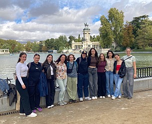 Gruppenfoto im Parque del Retiro